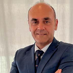 andres-correa-director-cascos Almudena Suárez